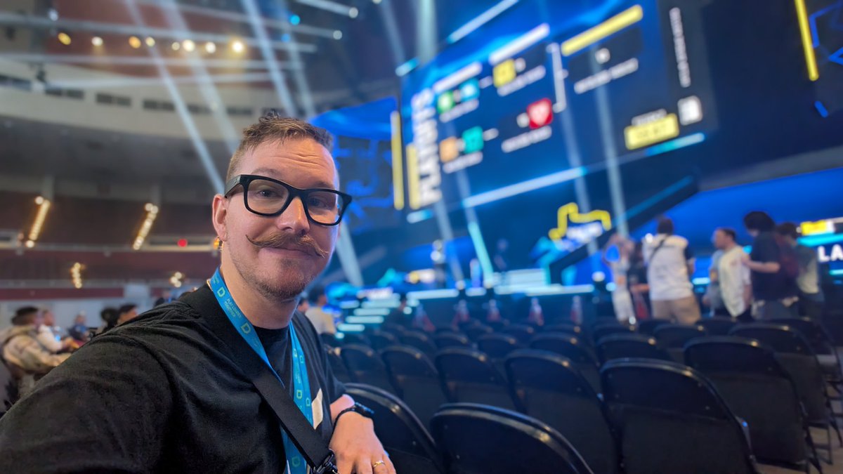 I am up front for the IEM Dallas CS2 matches today! 

If you watch the live stream you might see me 😉

<a href="/DreamHack/">DreamHack</a> is just getting started!

#DHDallas
