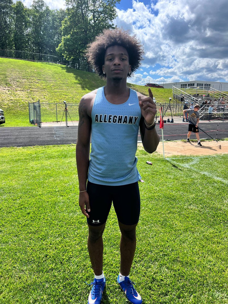 District champ 🥇110 hurdles, 4x1 and triple jump! #statesloading