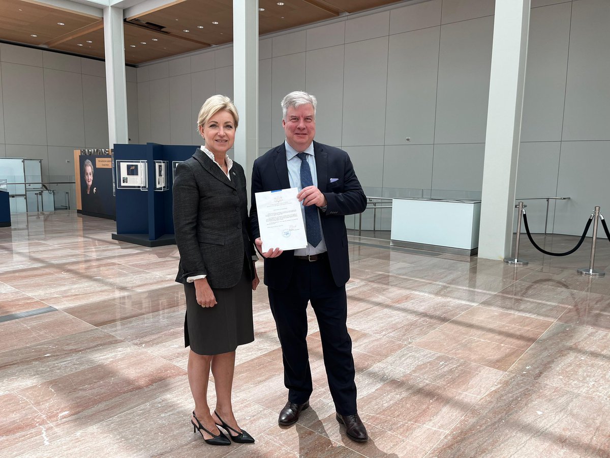 Today, Latvia officially joins the #OuterSpaceTreaty. This step reflects 🇱🇻’s commitment to strengthening global space governance and supporting the sustainable, secure, &amp; responsible conduct in outer space for peaceful purposes 🛰️ 🤝

➡️ mfa.gov.lv/en/article/lat…