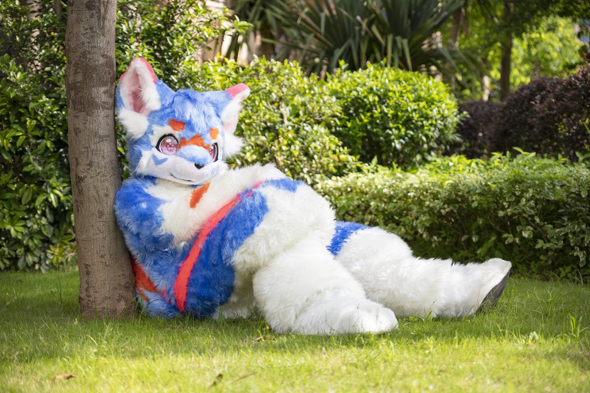 你那时候会笑话我说想像大海一样温柔，后来我一直没有说，我的那片大海是你。