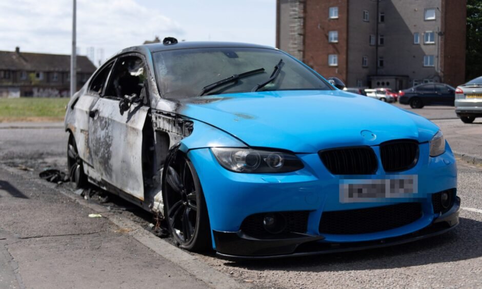 Two sides of the same BMW look unrecognisable after a car fire in Dundee.

Police have launched an investigation. Read more: eu1.hubs.ly/H0kntqM0