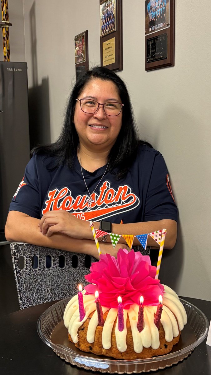 🎉Happy Birthday, Christine!!!🎉 Wishing you a Wonderful Birthday weekend!! Thank you for all that you do!💛 #LemonBlueberryBundtCake🎂 #BirthdayWishes😎🍹🎊 #HannaTeam #CourtReporting