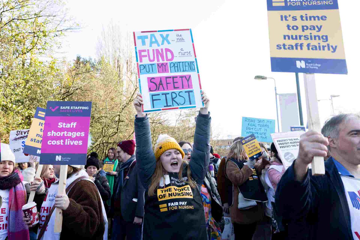 NursingTimes's tweet photo. Nurses ready to strike over pay deal, campaigners warn https://t.co/8BrN7HIS2W https://t.co/uL3qJl76BT