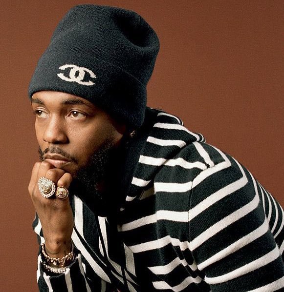 HipHopAllDay's tweet photo. Kendrick Lamar has now been charting at #1 on Billboard for THREE CONSECUTIVE months 🔥🤯

He is the first rapper to achieve this since Drake in summer 2018.