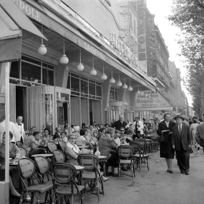 ParisAMDParis's tweet photo. 📷 Rue des Archives. 
La Coupole, boulevard du Montparnasse 
1959. Paris https://t.co/z88bh12FTs