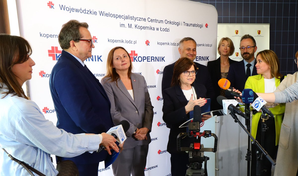 Ministerstwo Zdrowia (@mz_gov_pl) on Twitter photo 👉 Kolejna umowa na onkologię w ramach #KPOP podpisana – 125 mln zł dla szpitala im. M. Kopernika w Łodzi. Minister zdrowia Izabela <a href="/Leszczyna/">Iza Leszczyna✌️🇵🇱</a>:
- To jest kluczowy szpital w województwie łódzkim, który służy pacjentkom i pacjentom nie tylko z Łodzi, ale z całego województwa. Wiem 👉 Kolejna umowa na onkologię w ramach #KPOP podpisana – 125 mln zł dla szpitala im. M. Kopernika w Łodzi. Minister zdrowia Izabela <a href="/Leszczyna/">Iza Leszczyna✌️🇵🇱</a>:
- To jest kluczowy szpital w województwie łódzkim, który służy pacjentkom i pacjentom nie tylko z Łodzi, ale z całego województwa. Wiem