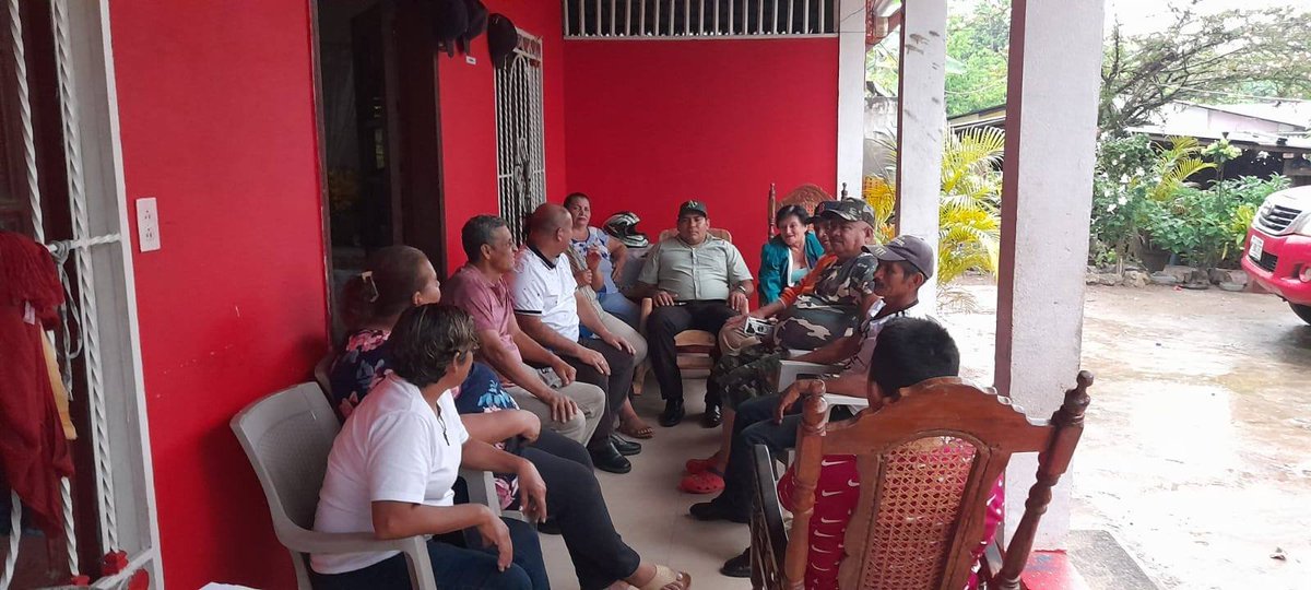 OficialPlc's tweet photo. 🚩 ¡El PLC llegó a Siuna! Jornada de capacitación constitucional con líderes locales, liderada por el Dip. Álvaro Rivera. Reafirmamos el compromiso de llevar la Carta Magna a cada rincón de Nicaragua. 🇳🇮
#PLC #Siuna #CostaCaribeNorte #UnidadLiberal
https://t.co/xzBwuBzX5P https://t.co/XNcolovVgE
