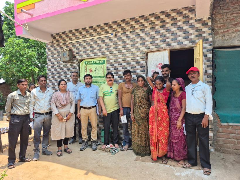 GPChamaraAnd's tweet photo. Today dt 23-5-2025 delhi narendra mishra sir, social auditer HOD  visited manrega work as well as PMAY at chamara. @DDO_Anand @GRTMM1 @CMOGuj https://t.co/vriJ7WnfCs