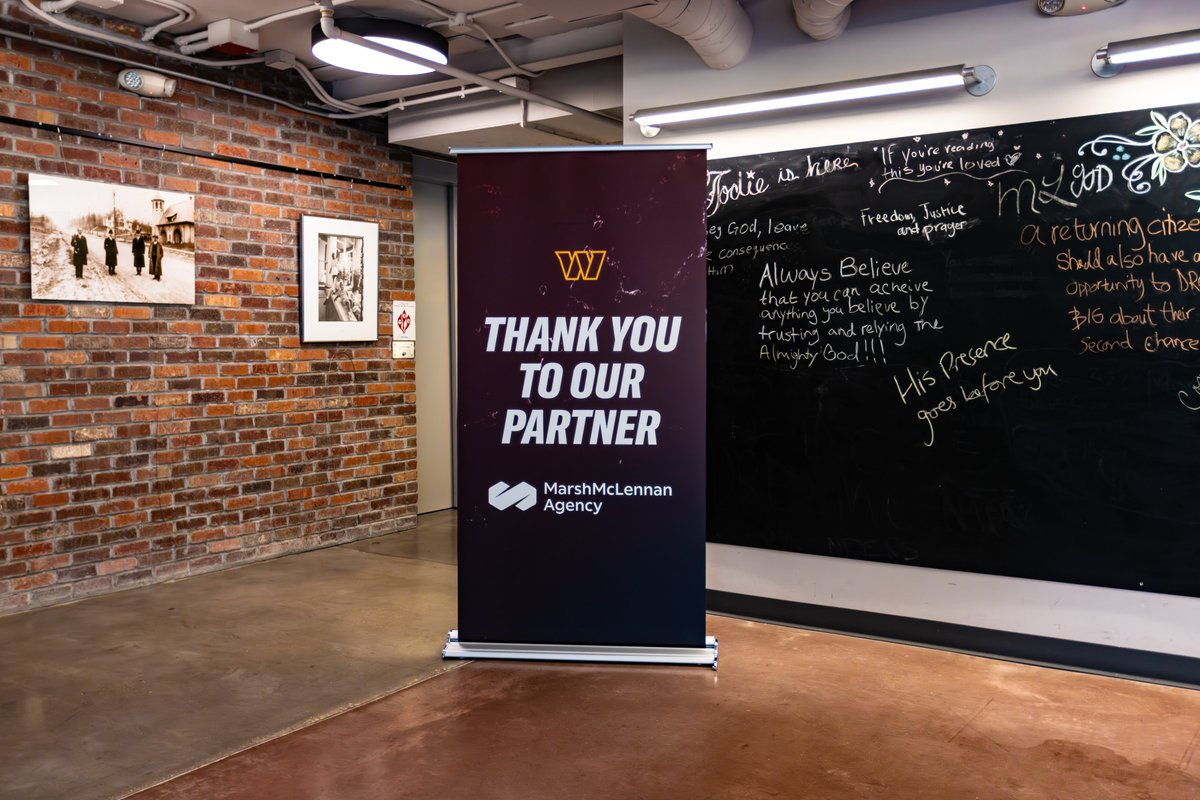 commandersCR's tweet image. Alongside @feedthechildren and @Marsh_MMA, we provided backpacks filled with school supplies, toiletries and a meal kit for children at the DC Dream Center 💛