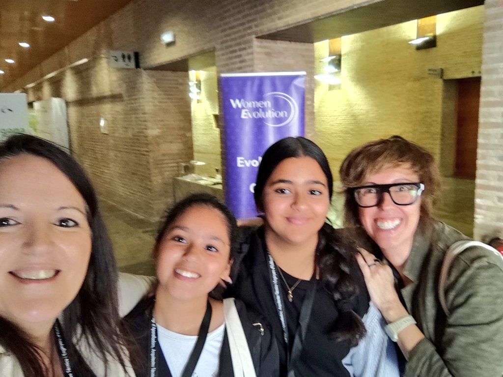 Escola Marià Fortuny (@escmariafortuny) on Twitter photo Sí, són de 6è… i ja fan taules rodones!9d
Dues alumnes han participat al Congrés Woman Evolution Tarragona, explicant la seva aventura al Programa <a href="/TechnovationCat/">Technovation Girls Catalonia</a>
El congrés ha reunit dones inspiradores del món de l'arquitectura ,la salut, l’empresa i la tecnologia. Gràcies! Sí, són de 6è… i ja fan taules rodones!9d
Dues alumnes han participat al Congrés Woman Evolution Tarragona, explicant la seva aventura al Programa <a href="/TechnovationCat/">Technovation Girls Catalonia</a>
El congrés ha reunit dones inspiradores del món de l'arquitectura ,la salut, l’empresa i la tecnologia. Gràcies!