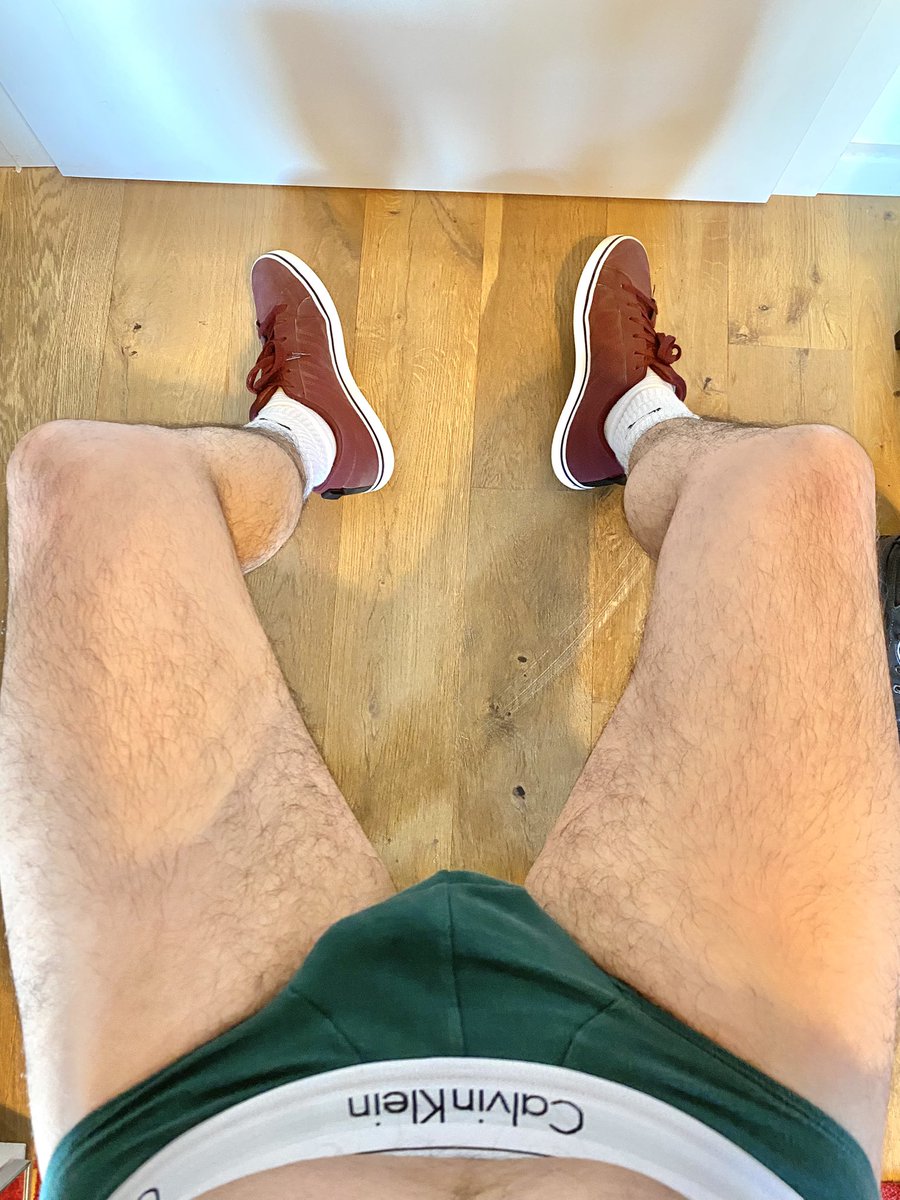 4feet4_you's tweet photo. Bare legs. Dirty socks. Red shoes. β¨Kneel and open wide.
How would you serveπ₯ sock boy?
#DirtySocks #FeetAndSocks #WorshipSocks #GaySockFetish #SocksAndSneakers #LegsAndSocks #GayKink #WorshipSession #Feet #FootDom #FootMaster #Dom #Master #Gay https://t.co/HhrNS3jpgN