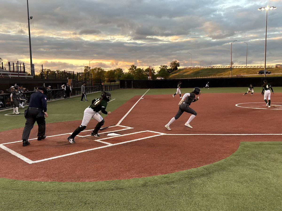 Another W for my team heading into conference. I pitched two innings in relief: 4Ks, 0ERs. Throwing 67MPH at 15 YEARS OLD w/ a 1.03 ERA!! LET’S GO!!🧡🖤
<a href="/ILChillGold/">Chill Gold Softball</a> <a href="/angg_zedakk_9/">ang</a> <a href="/peggyy_18/">maggie schremp</a>