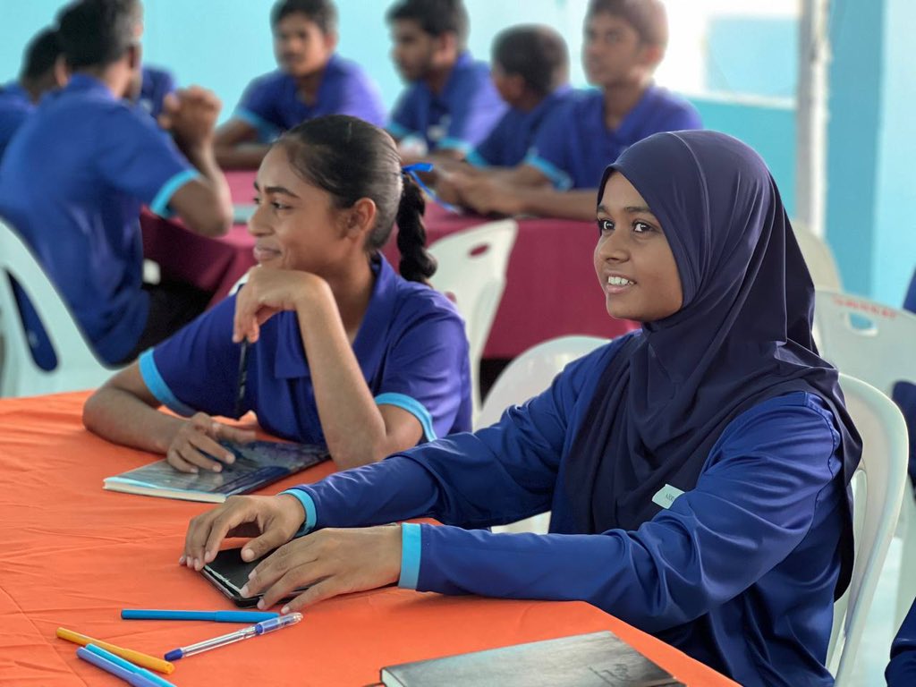 UNICEFMaldives's tweet photo. As part of our #KudhinnaaGaathun initiative, our team recently visited Vaavu atoll.

We engaged with the Vaavu Atoll Council and conducted career guidance workshops &amp; #Beleniveriyaa sessions in three islands in the atoll – Felidhoo, Keyodhoo &amp; Fulidhoo.

#Baaruveri 
@Shuj4uAli https://t.co/BybIy5YGSp