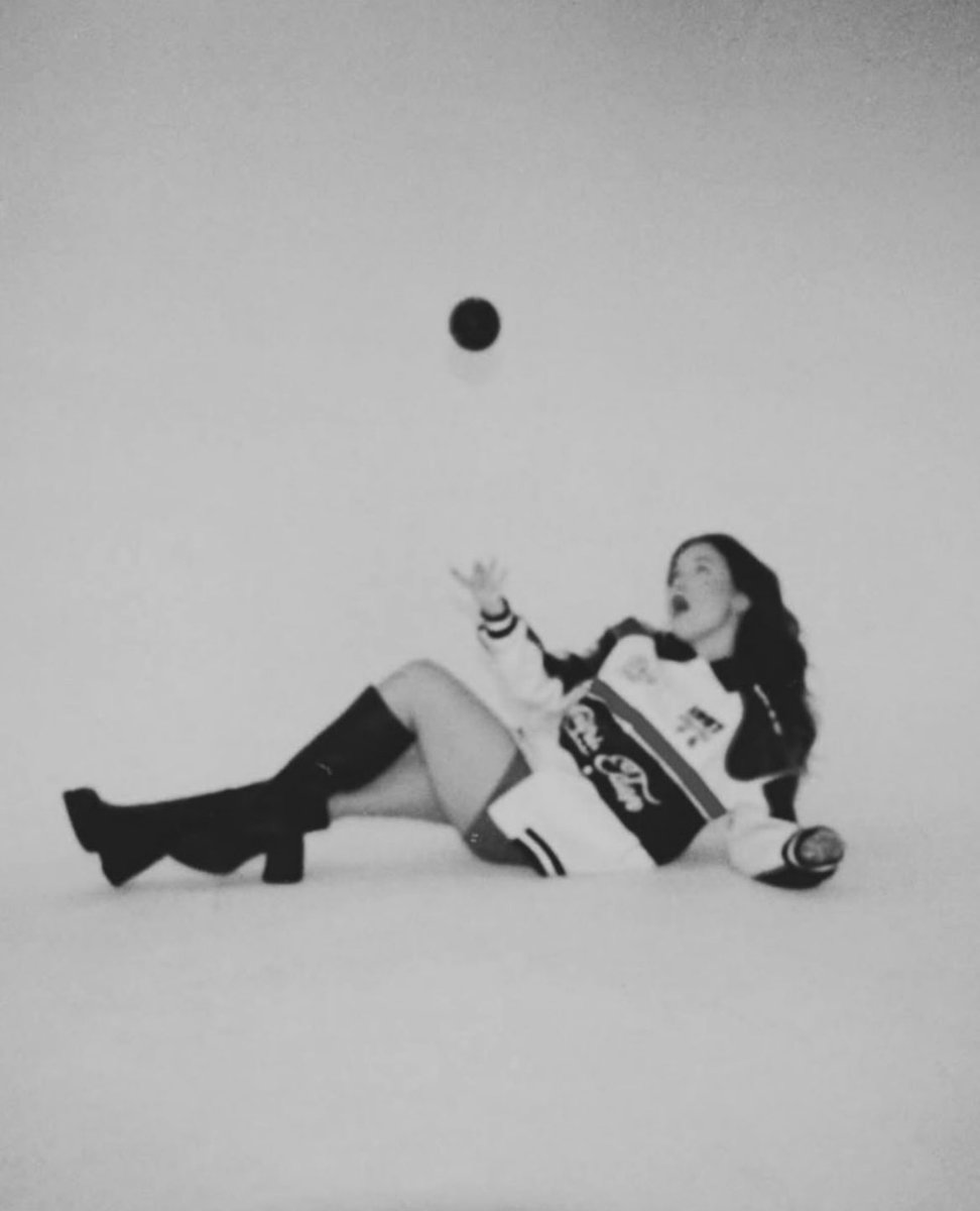 Madelynsflorals's tweet photo. ASK AGAIN LATER OUT NOW! 
Madelyn white on streaming platforms🎱 https://t.co/EvRAT7NlTm