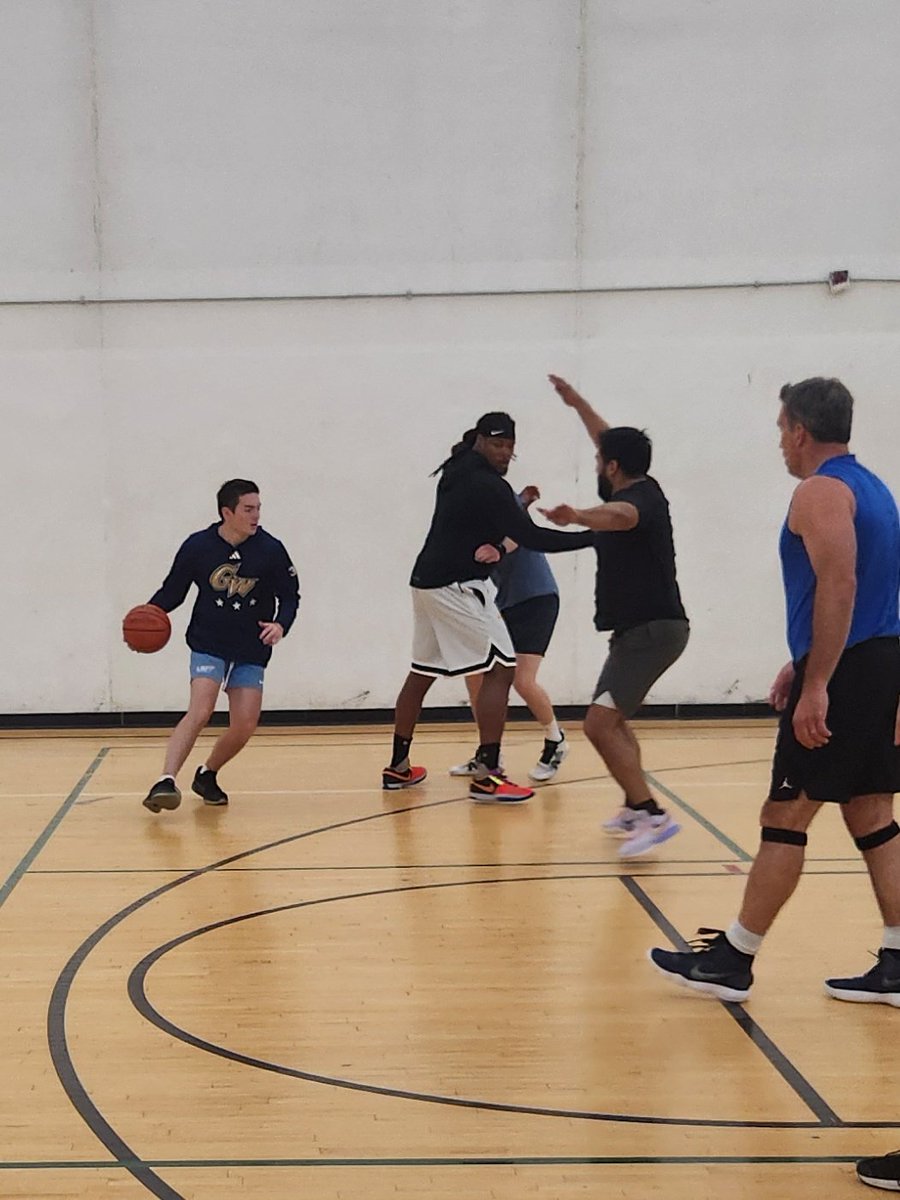Hunter Hausman (@hunterhausman) on Twitter photo It is only be pick up hoops, yet still an opportunity to work on playing off the high screen. #SummerGrind <a href="/skipjacksmbb/">Chesapeake College Skipjacks Men's Basketball</a> <a href="/CoachSachs/">Andrew Sachs</a> <a href="/Coach_Delonte/">Delonté Joyce</a> It is only be pick up hoops, yet still an opportunity to work on playing off the high screen. #SummerGrind <a href="/skipjacksmbb/">Chesapeake College Skipjacks Men's Basketball</a> <a href="/CoachSachs/">Andrew Sachs</a> <a href="/Coach_Delonte/">Delonté Joyce</a>