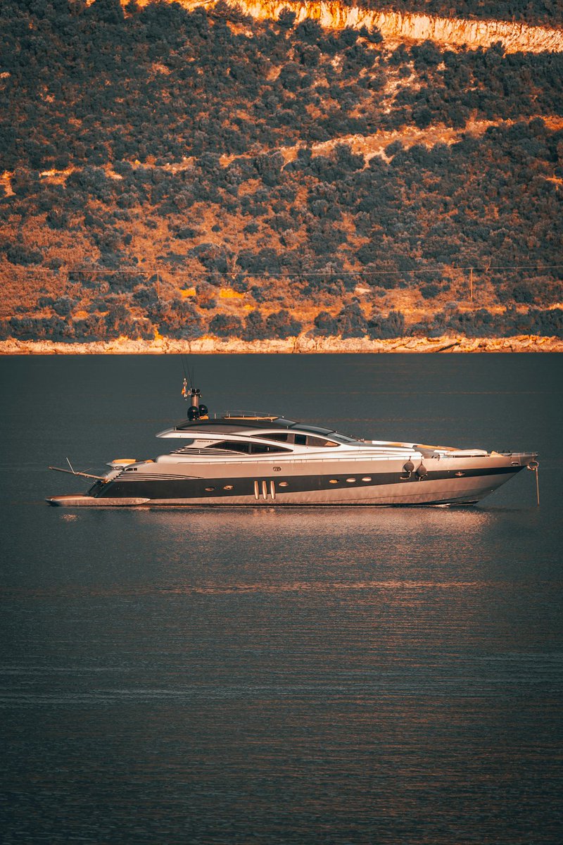 Armfreez171155's tweet image. Just wrapped up another incredible season with 'The Wanderer' charter!  Huge thanks to our amazing clients for making it so unforgettable.  These are the moments that make running my business truly rewarding. #CharterLife #VacationMemories #HappyClients