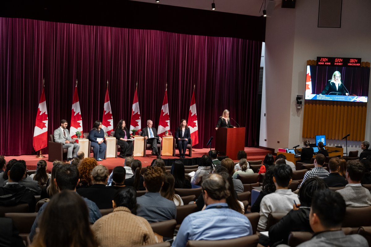 GAC_Corporate's tweet image. Young professionals at GAC joined Deputy Minister Morrison and a professionally diverse group of panellists to discuss career growth in a complex geopolitical environment. Great conversations to help shape the next generation of public service leaders!