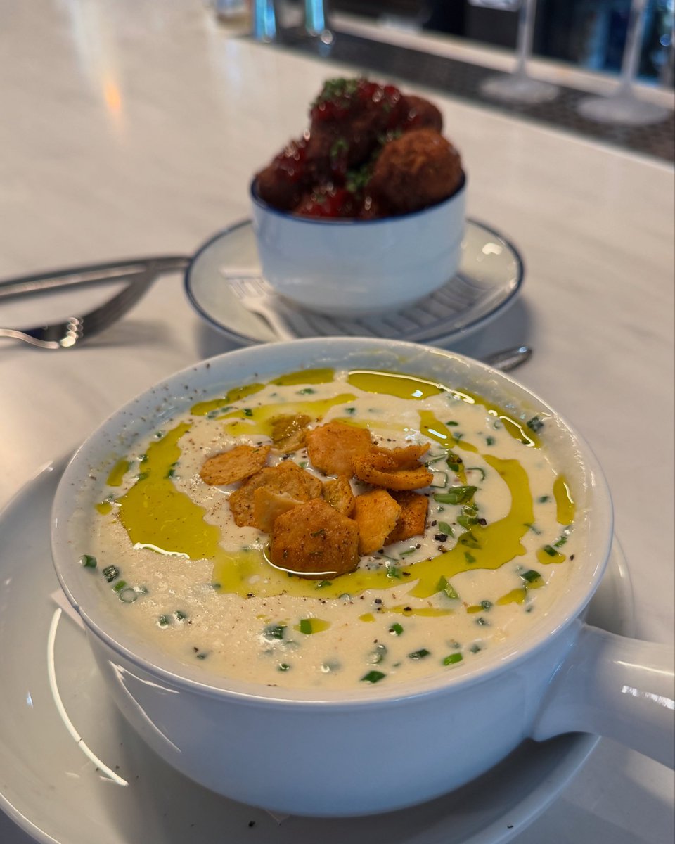 Is it even the weekend without a bowl of Roberto's Shrimp Chowder? It’s creamy, smoky, packed with sweet corn, crispy bacon, and buttery croutons. Visit us in downtown Woodstock tonight; reservations recommended! 

robertoswoodstock.com/reservations

#SucculentHospitality #AdairPark