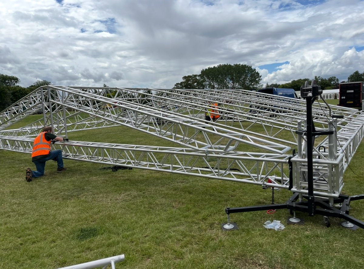 pa_hire_oxford's tweet image. Our 12m x 10m Festival package starting to take shape for this weekends events.

#12m_x_10m_Festival_Package #OutdoorStage #SoundSystem #LightingRig #StageHire #SoundHire #LightingHire #LED_ScreenHire #SoundAndLightGuys #EventHire