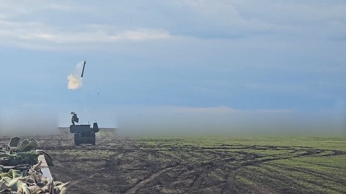 ivanbygor's tweet image. Современные технологии ПВО: как «Тор-М2» противостоит крылатым ракетам и БПЛА в зоне проведения специальной военной операции #ЗРК #ПВО #СВО #Донбасс #ТорМ2 #БПЛА #ИЭМЗКупол #АлмазАнтей moskoviya-info.ru/sovremennye-te…