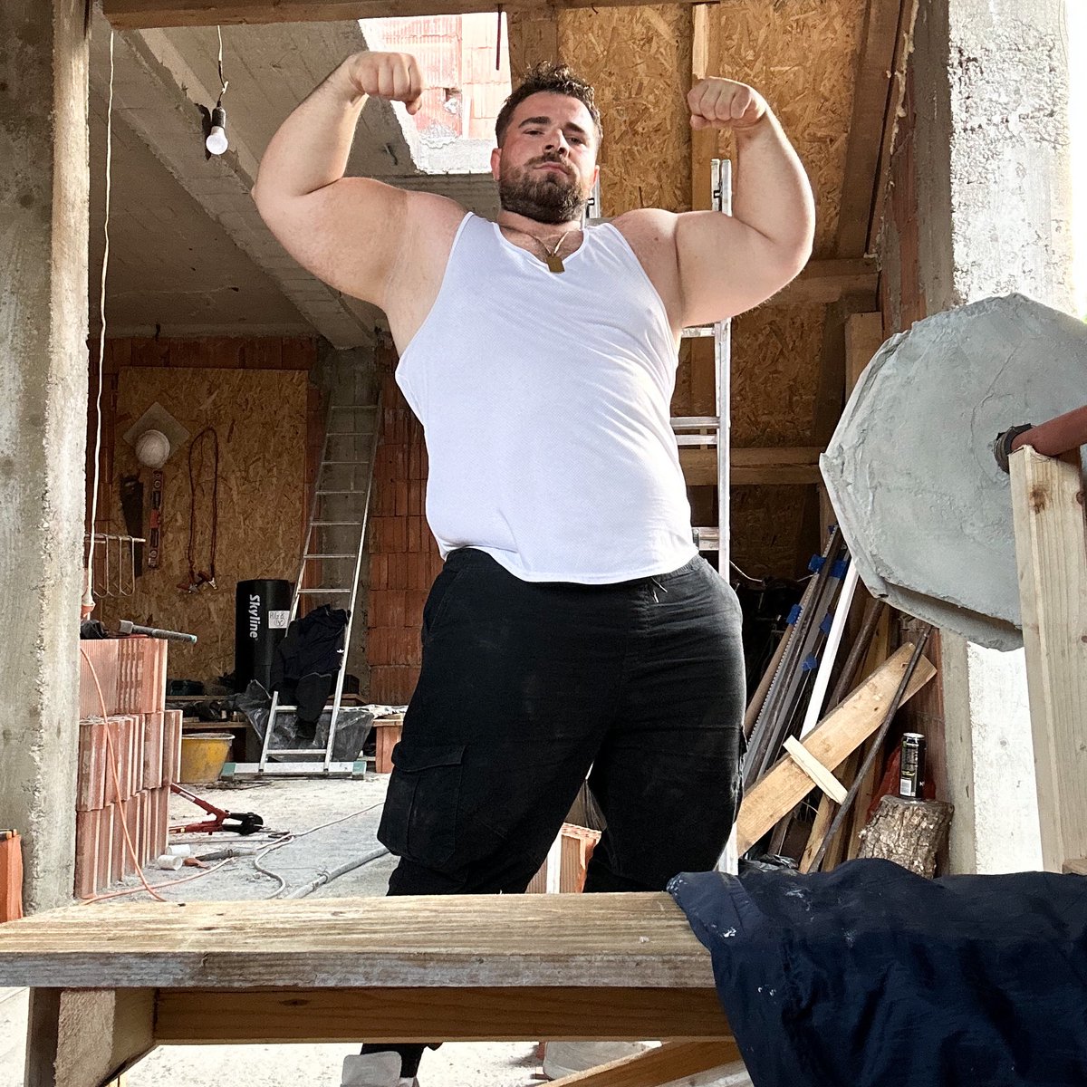 iseegains's tweet image. Friday’s here and we did THAT 💪🔥 Productive week? ✅ Calories conquered? ✅ Training smashed? ✅ Now it’s time for the best part—eat, chill, and celebrate every win. BOOM. #WeekendMode #BigBoyFlex #ICGains