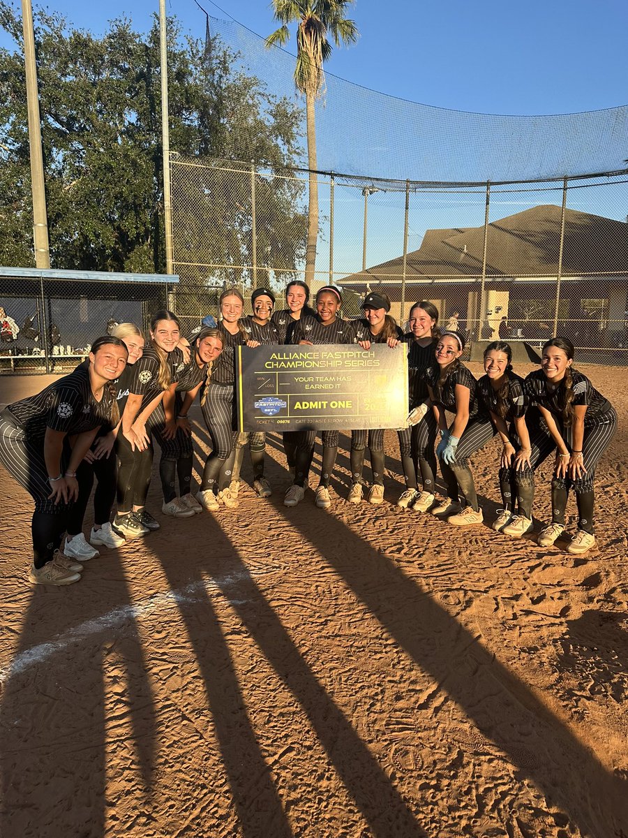 ConnectSports_'s tweet photo. the photo ⏭️ the moment | Reminiscing on the last time we watched a team secure their National Berth to AFCS. 🤩 Who’s comin’ for it this weekend at Spring Bash ?! 🌼 #SpringBash #AllianceFastpitch #ConnectSportsEvents #Nationals 
@BombersBanister @bombers_fp https://t.co/a27bneT587