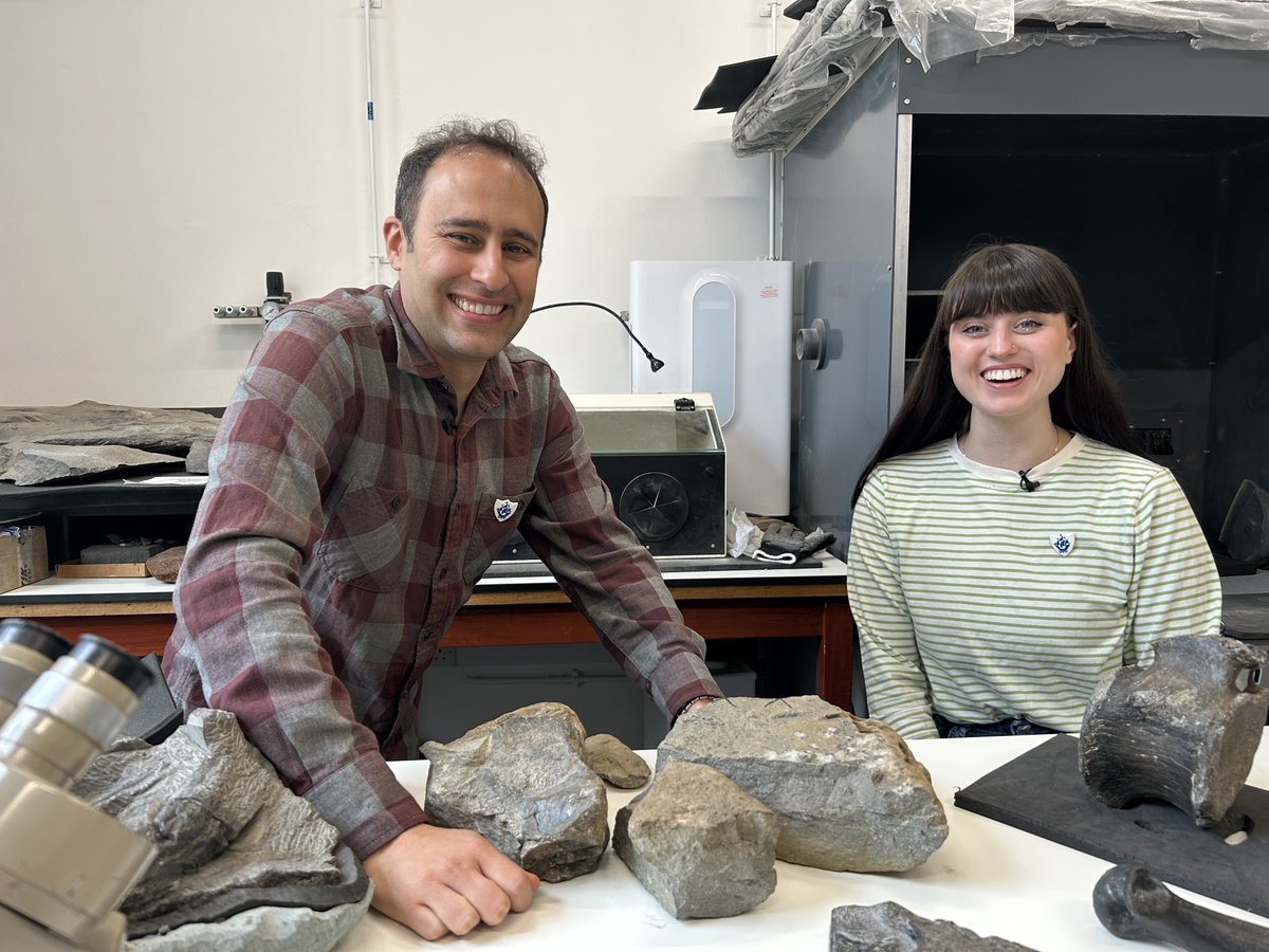 Steve Brusatte (@stevebrusatte) on Twitter photo Growing up in America, I never had a chance to get a Blue Peter badge as a kid...
But I have one now!
Ticked one off the bucket list as Abby & the crew filmed with our <a href="/GeosciencesEd/">School of GeoSciences @ University of Edinburgh</a> students <a href="/EdinburghUni/">The University of Edinburgh</a>, in the lab and in the field on Skye! Growing up in America, I never had a chance to get a Blue Peter badge as a kid...
But I have one now!
Ticked one off the bucket list as Abby & the crew filmed with our <a href="/GeosciencesEd/">School of GeoSciences @ University of Edinburgh</a> students <a href="/EdinburghUni/">The University of Edinburgh</a>, in the lab and in the field on Skye!