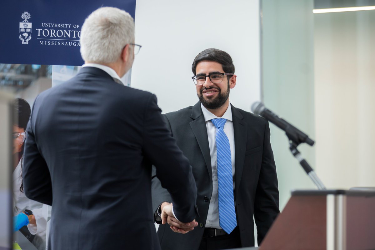 UofTStartup's tweet image. SpinUp marked its one-year anniversary yesterday—bringing together researchers, founders & innovation community to celebrate an exciting first chapter. Congrats to Neuropeutics, winner of the AbbVie Biotech Innovators Award & to all ventures in the showcase.
📸Nick Iwanyshyn, UTM