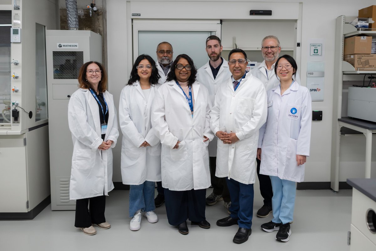 UofTStartup's tweet image. SpinUp marked its one-year anniversary yesterday—bringing together researchers, founders & innovation community to celebrate an exciting first chapter. Congrats to Neuropeutics, winner of the AbbVie Biotech Innovators Award & to all ventures in the showcase.
📸Nick Iwanyshyn, UTM