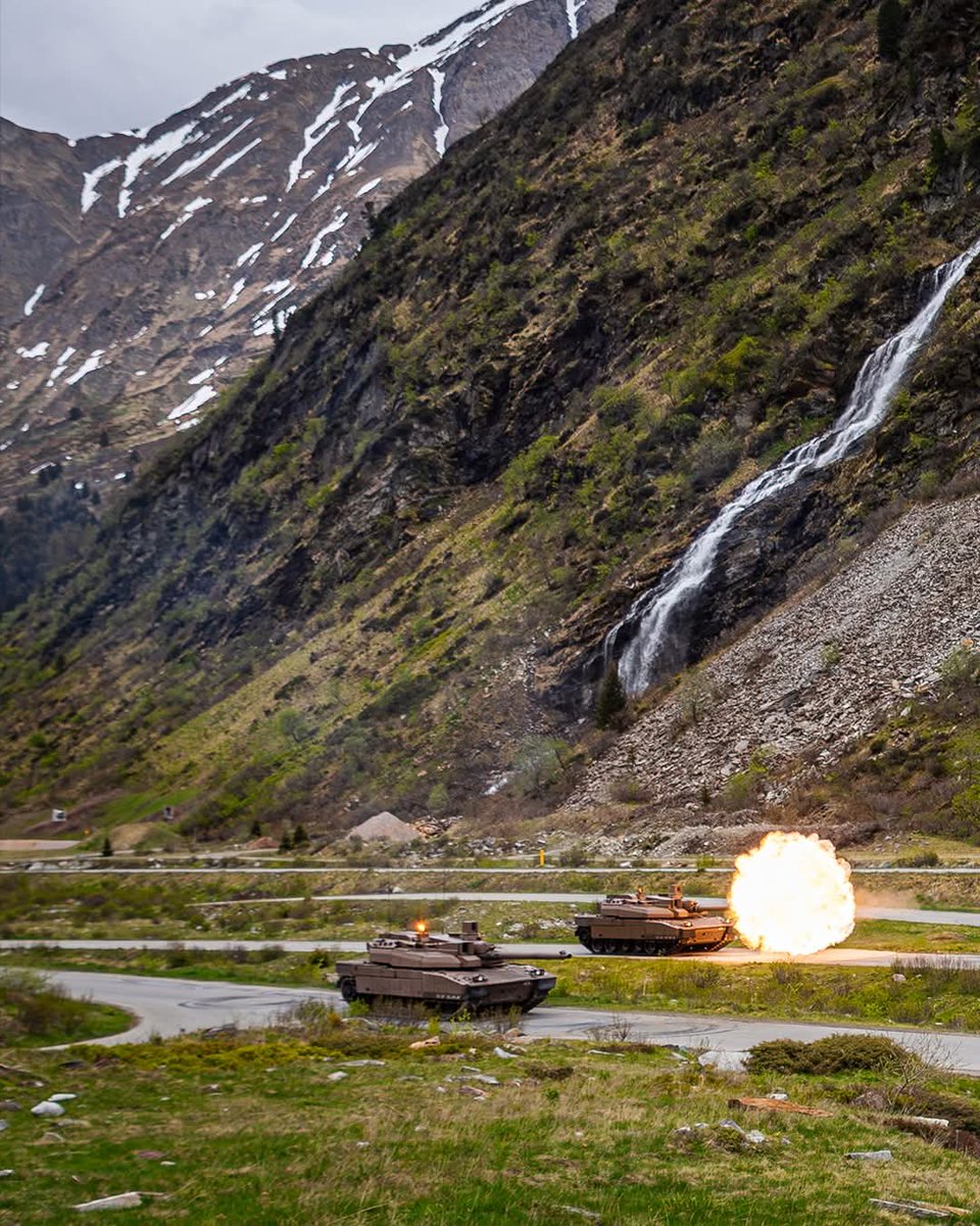 Déployé en Suisse dans le cadre du partenariat bilatéral entre nos deux nations, le char Leclerc démontre toute sa capacité de feu 💥

🎯 Objectif : conduire des séquences de tir à l’obus flèche et renforcer l’interopérabilité entre les unités blindées de nos deux nations.