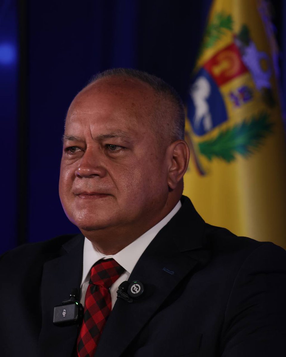 Con el Mazo Dando (@conelmazodando) on Twitter photo #EnVivo <a href="/dcabellor/">Diosdado Cabello R</a>: Tendremos elecciones en paz, y esta gente no podrá y nos conseguirá si pretende socavar la paz del país.
#YoVotoPorLaGenteQueResuelve #23May #EnVivo <a href="/dcabellor/">Diosdado Cabello R</a>: Tendremos elecciones en paz, y esta gente no podrá y nos conseguirá si pretende socavar la paz del país.
#YoVotoPorLaGenteQueResuelve #23May