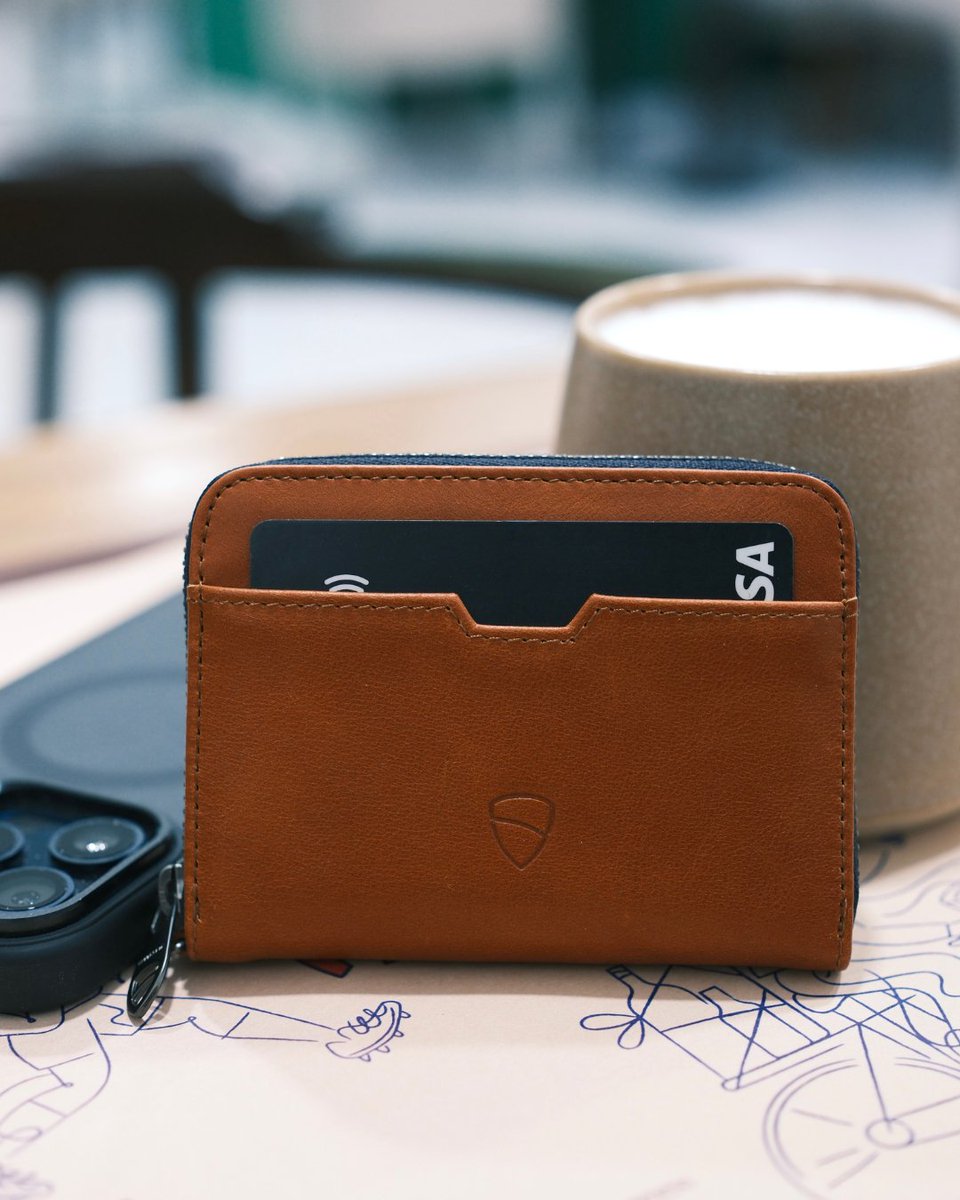 Vaultskin's tweet image. Refined simplicity meets function. ✨
The Vaultskin Mayfair in Cognac is a slim, RFID-protected wallet crafted from premium leather - perfect for everyday carry with style. 🔐💳

#vaultskin #rfidwallet #slimwallet #EDC #mensfashion #minimalistwallet #leatherwallet