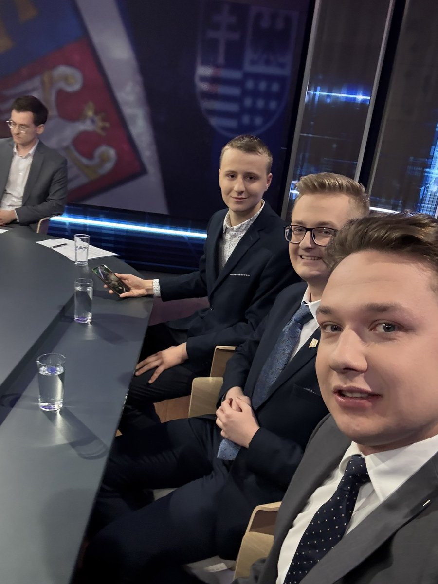 Dzisiaj w <a href="/TVPKielce/">TVP3 Kielce</a> rozmowa pomiędzy 1 a 2 turą 

<a href="/Nowa_Nadzieja_/">Nowa Nadzieja</a> <a href="/MdW_Polska/">Młodzi Dla Wolności</a> <a href="/KONFEDERACJA_/">Konfederacja</a> 

<a href="/PrawusKris2005/">Krzysztof 🇵🇱</a> <a href="/B_Mlodawski/">Błażej Młodawski 🇵🇱🇪🇺🏳️‍🌈</a>