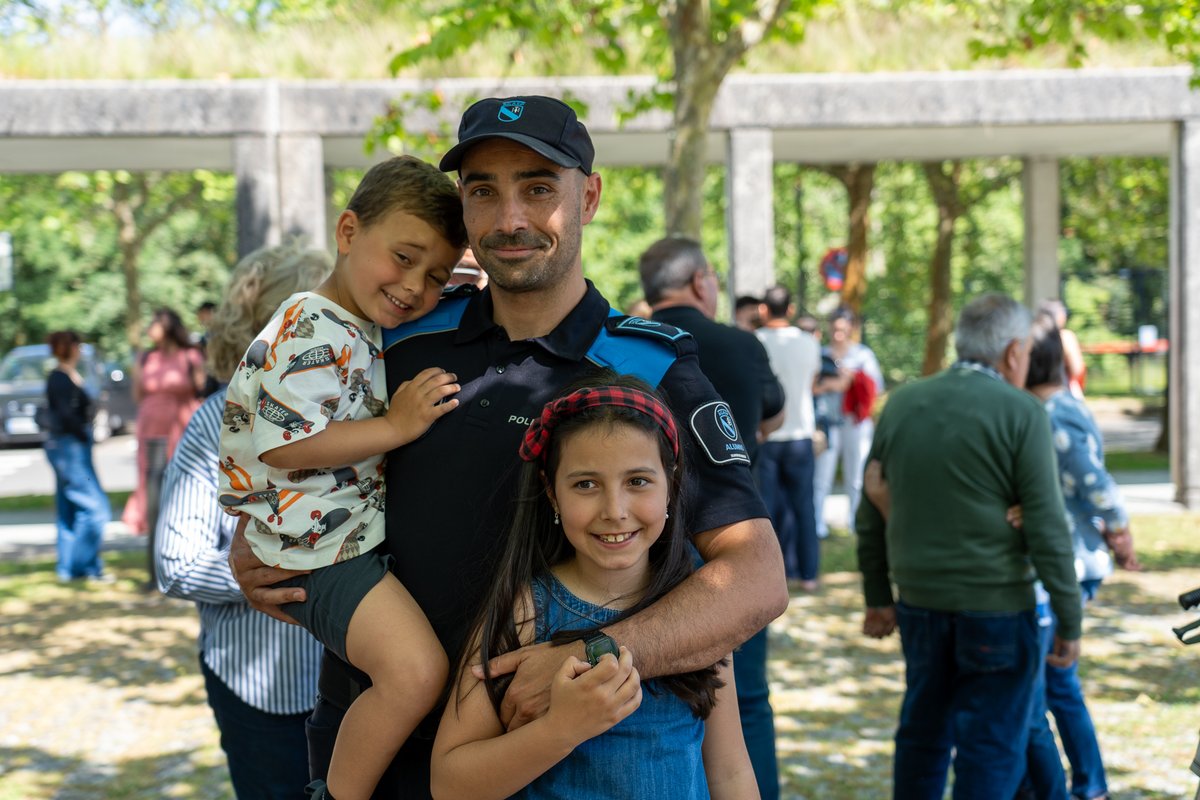 🤝🏻 Na <a href="/agaspxunta/">Academia Galega de Seguridade Pública - AGASP</a> dámoslles ás promocións de Policía Local as ferramentas para o seu futuro no corpo

👮🏻‍♂️ Pero os seus seres queridos contribuíron a forxar os seus caracteres e valores

👉🏼 Por iso, a Academia abre cada ano as súas portas para recibir ás familias do alumnado