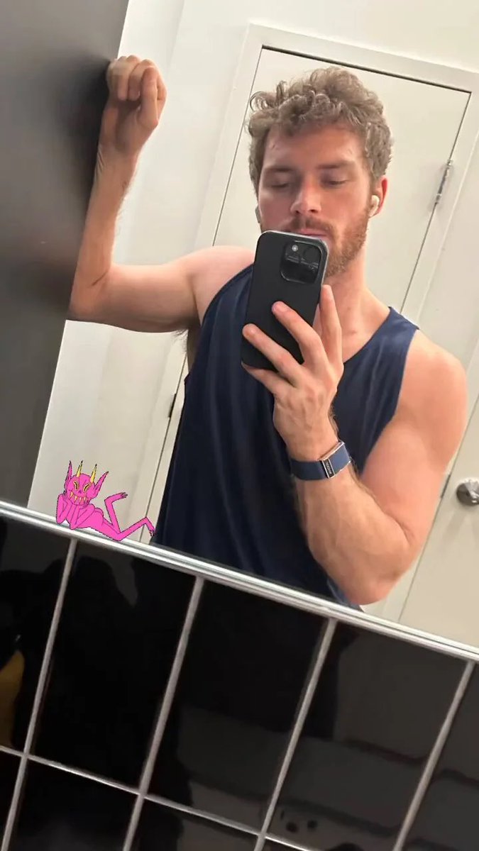 Finn Jones has been training nonstop for years now but these guys will never let go of the one* thing they think* they have on him just so they can keep justifying blind hate