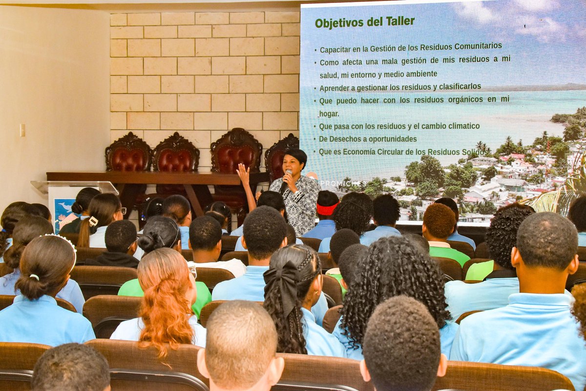 Ayer colaboramos en el #FestivalDeEcosistema de Miches junto a CEBSE, <a href="/Promiches/">PROMICHES</a>, GIZ, Viva Miches by Wyndham y otros aliados. 

Más de 300 estudiantes del distrito 12-04 participaron en charlas sobre medioambiente y documentales.