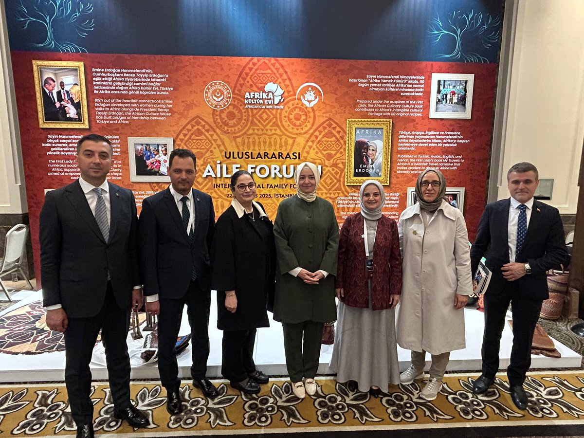 Cumhurbaşkanımız Sayın <a href="/RTErdogan/">Recep Tayyip Erdoğan</a> ve Sayın <a href="/EmineErdogan/">Emine Erdoğan</a> Hanımefendi’nin teşrifleriyle, Aile ve Sosyal Hizmetler Bakanlığı tarafından düzenlenen Uluslararası Aile Forumu’nun kapanışına katıldık.

Aileyi merkeze alan politikaların küresel düzeyde tartışıldığı bu önemli forumda, 27