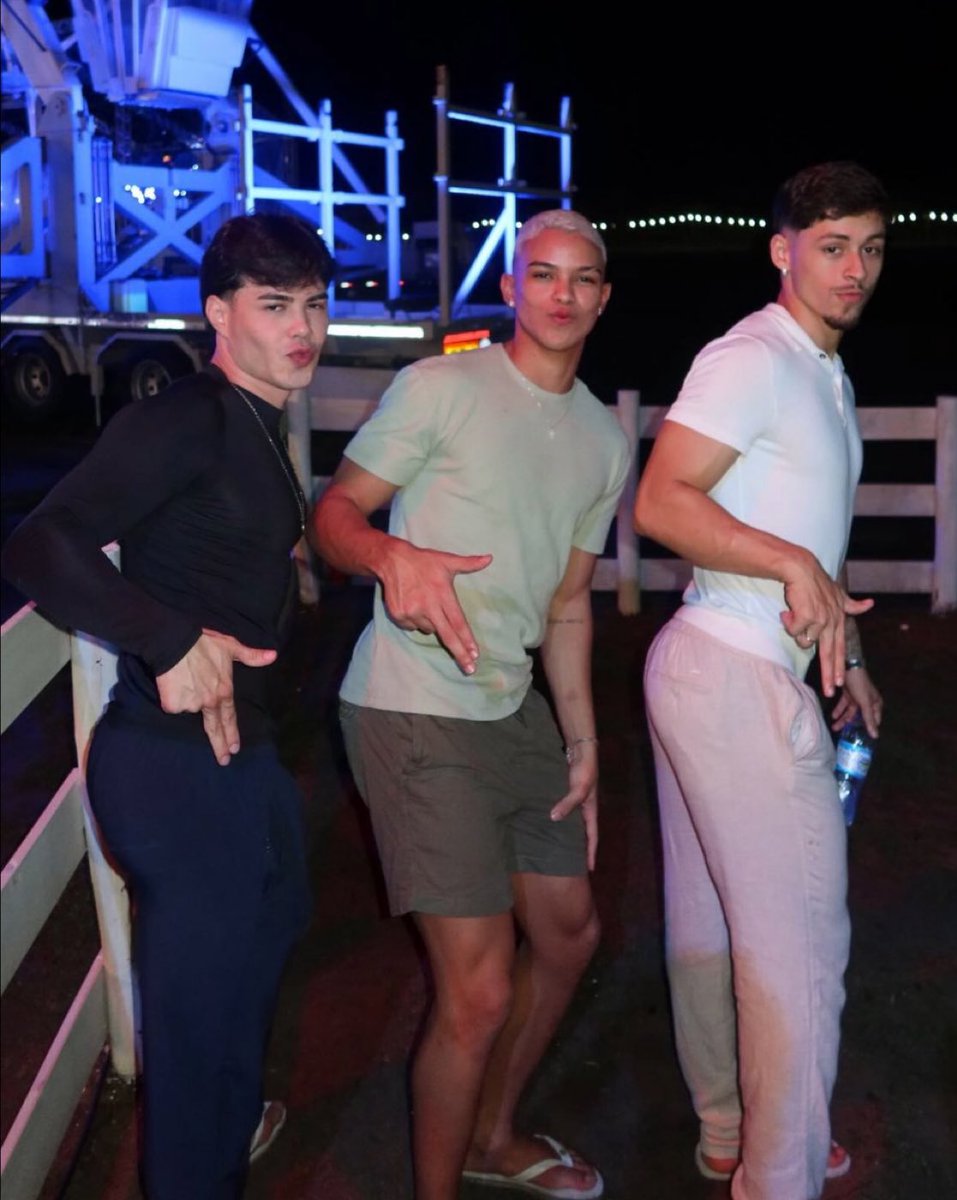 webdivo nettinho tweet media