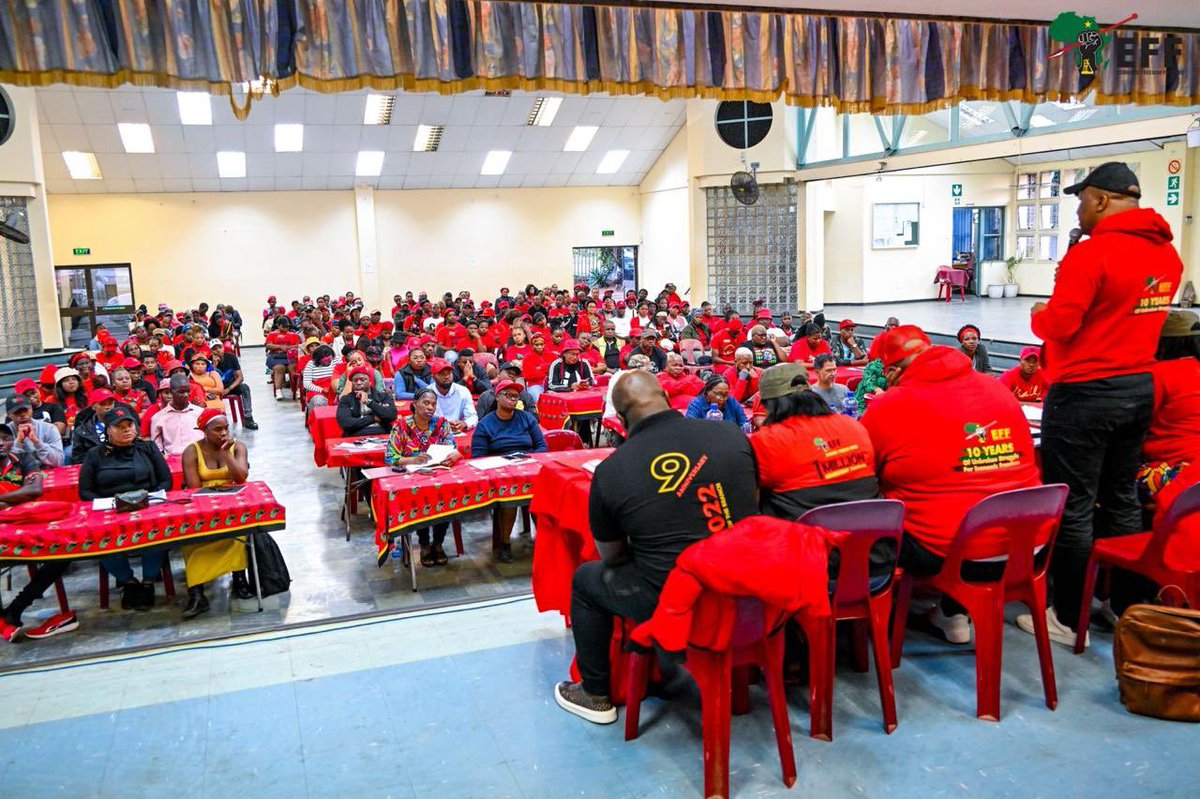 Economic Freedom Fighters (@effsouthafrica) on Twitter photo ♦️In Pictures♦️
The EFF Secretary General <a href="/DlaminiMarshall/">Marshall Dlamini</a> addressing the KwaZulu-Natal Extended Provincial Command Team and EThekwini SRILCs meeting at Austerville Community Hall, Merebank Durban, KwaZulu-Natal.
The SG is taking stock of the work done by the branches towards ♦️In Pictures♦️
The EFF Secretary General <a href="/DlaminiMarshall/">Marshall Dlamini</a> addressing the KwaZulu-Natal Extended Provincial Command Team and EThekwini SRILCs meeting at Austerville Community Hall, Merebank Durban, KwaZulu-Natal.
The SG is taking stock of the work done by the branches towards