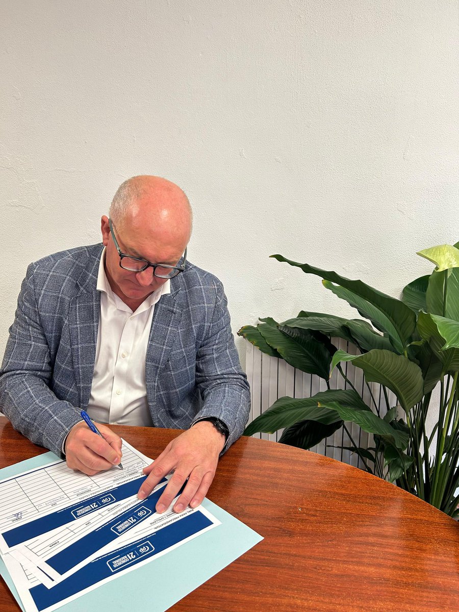 Hoxe firmei o meu aval para o Presidente que merece e necesita España. O noso país precisa un goberno serio e solvente presidido por <a href="/NunezFeijoo/">Alberto Núñez Feijóo</a>

#21CongresoNacionalPP #GaliciaConFeijóo