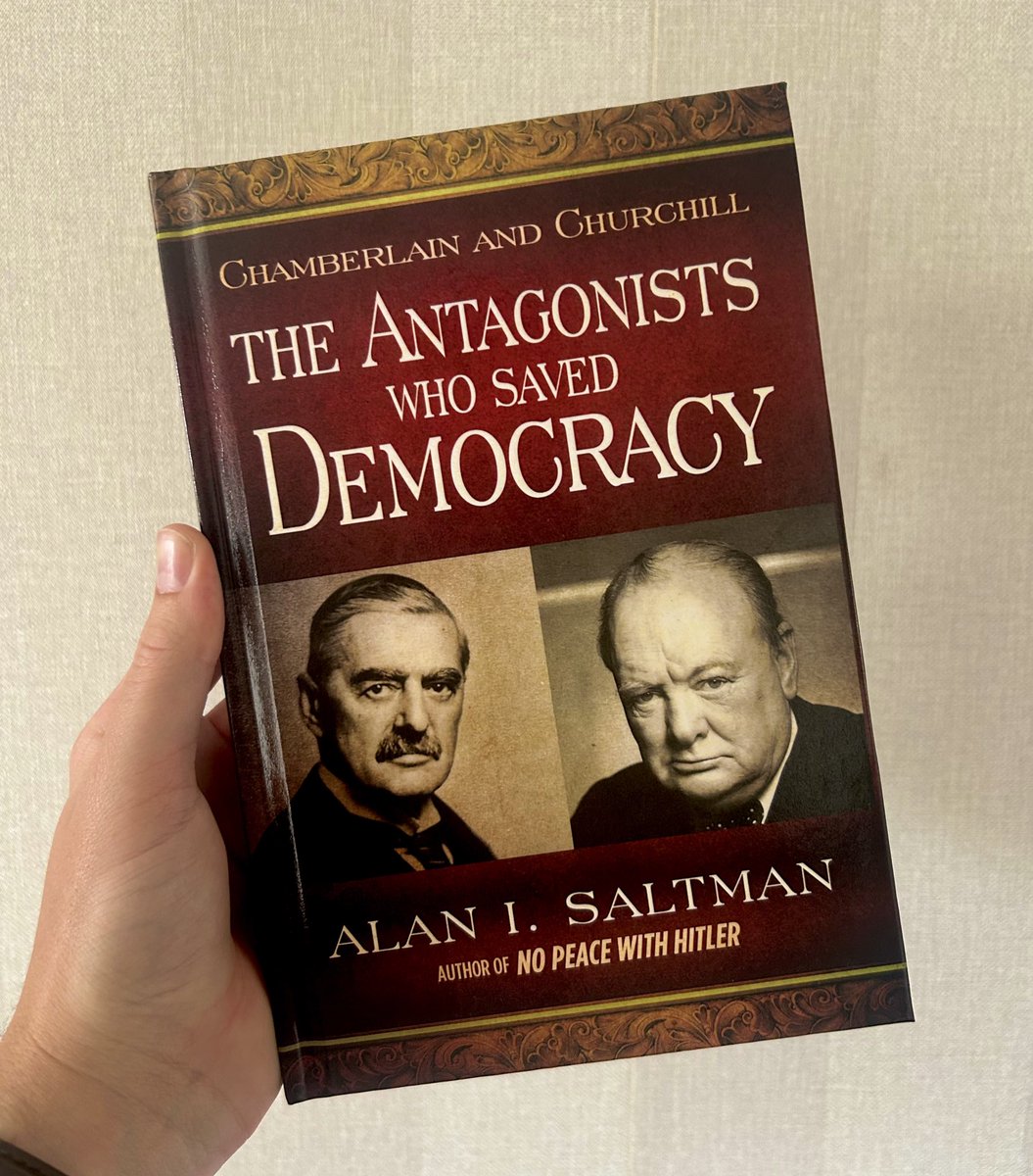 ElliotClark_'s tweet photo. First time seeing a quote from one of my reviews printed on the back cover of a published book 📚 

Thank you to Alan Saltman for asking me to review his latest book and for using a quote from it on the back cover. 

Full review available on my website: https://t.co/Si2l4OqkyV https://t.co/Isih0zaKK2