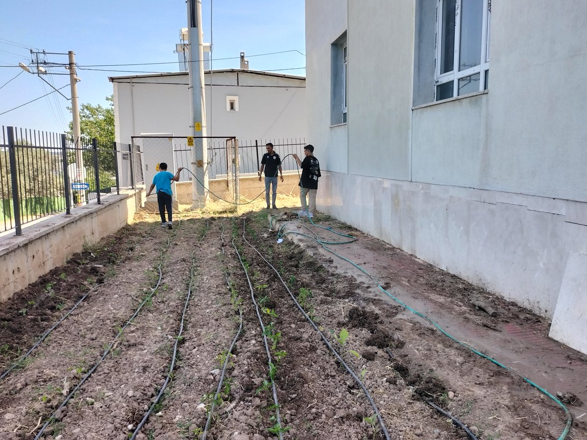 Okul uygulama bahçemizde sıradan bir gün...
<a href="/izmir_ilmem/">İzmir İl Milli Eğitim Müdürlüğü</a> 
<a href="/yahsiomer/">Dr. Ömer YAHŞİ</a>
<a href="/bucamilliegitim/">Bᴜᴄᴀ İʟᴄ̧ᴇ Mɪʟʟɪ Eɢ̆ɪᴛɪᴍ</a> 
<a href="/Fikret3581/">Fikret Yılmaz</a>