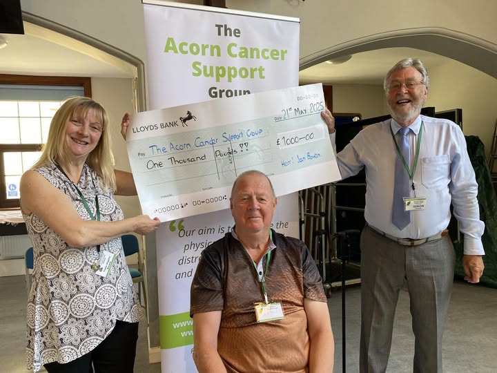 AcornCSG's tweet photo. £1000! What an amazing amount raised last month by Ian Bowen having his head shaved by Trisha.  It has obviously grown since. Maybe he needs to grow this for an entire year?

Thank you Ian, Trisha and everyone who sponsored this incredible bald event. https://t.co/73rttzsyFs