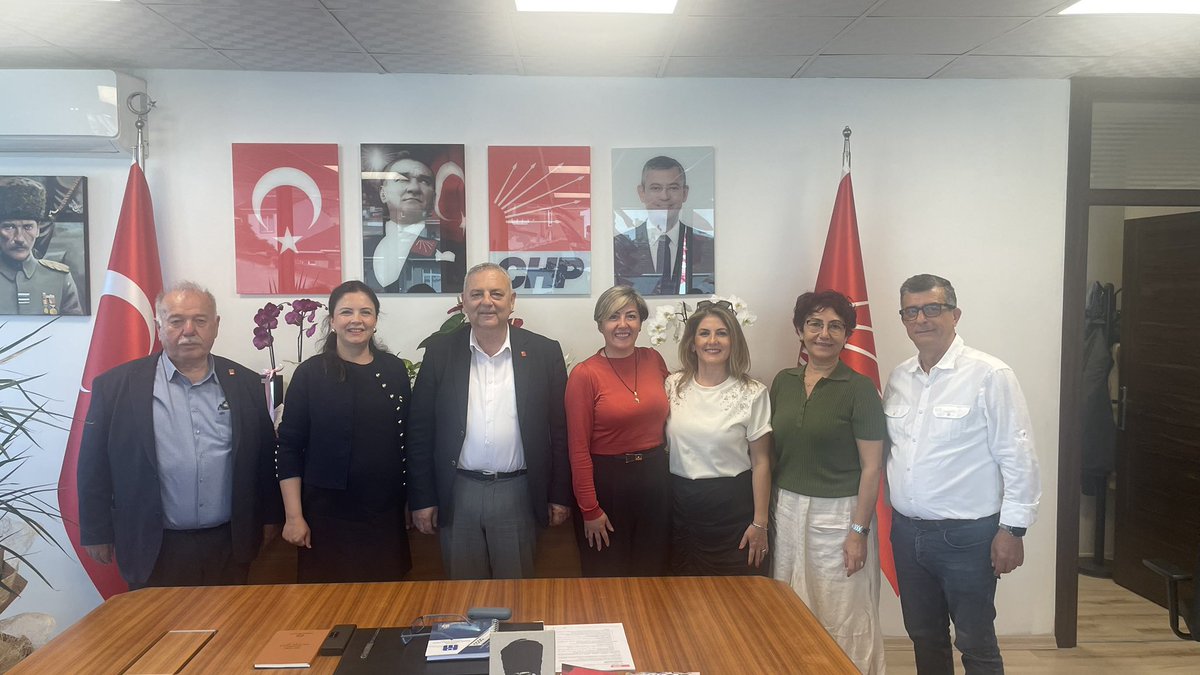 semakirkoyun's tweet photo. Tekirdağ İl Örgütü Başlanlığı'na seçilen Sn. Levent Gündoğdu'yu tebrik ederim, yeni görevinde başarılar dilerim. 
Partimize emeklerinden dolayı Sn. Özgür Taşmerdivenli'ye teşekkür ederim.
 @chptekirdag_59 https://t.co/1noEerYi5d