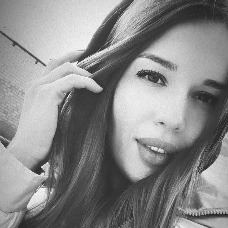 This is Nadiya Karbazina, a nurse at Chuhuiv Central Hospital, russia murdered her today. 

Nadiya was working in her garden in Chuhuiv, Kharkiv  region, when russian missile struck. 

She leaves behind a young daughter.