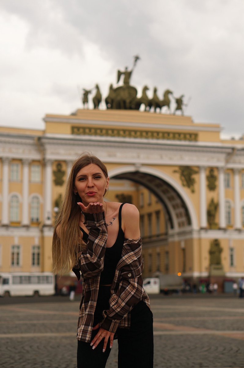 За час до ливня 😂😂😂
Но в этом городе готова даже попасть под град 💔