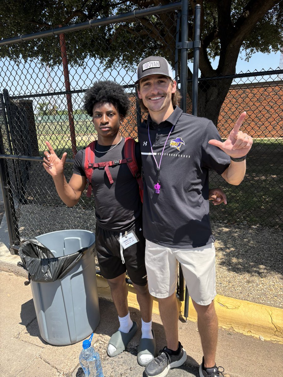 Torrence Cox (@torrence_cox) on Twitter photo Had a great camp day today at the HSU camp where I was able to learn and compete!
<a href="/HSUCowboys/">Hardin-Simmons Cowboy Football</a> <a href="/CoachFloydHSU/">Logan Dwaine Floyd HSU</a> Had a great camp day today at the HSU camp where I was able to learn and compete!
<a href="/HSUCowboys/">Hardin-Simmons Cowboy Football</a> <a href="/CoachFloydHSU/">Logan Dwaine Floyd HSU</a>