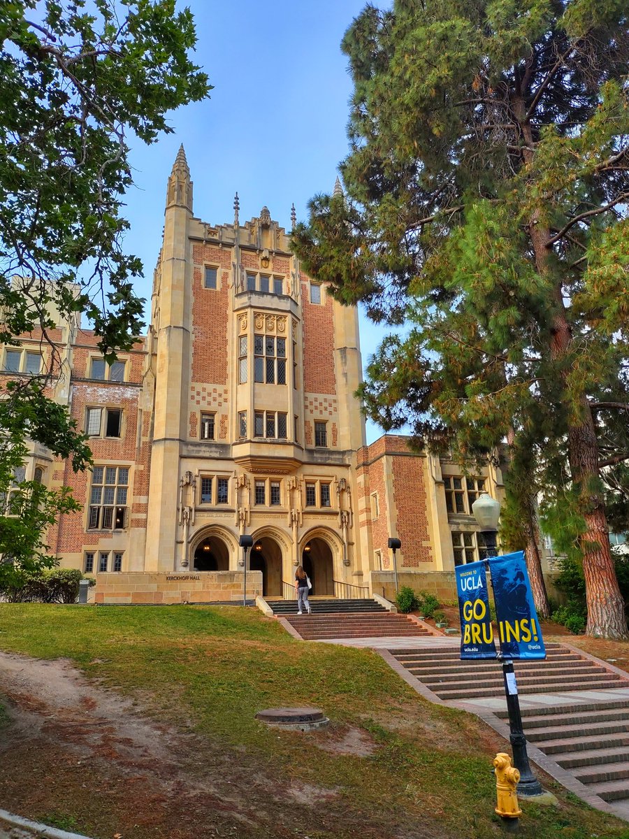 HenneLab's tweet image. Beautiful morning to walk UCLA campus.