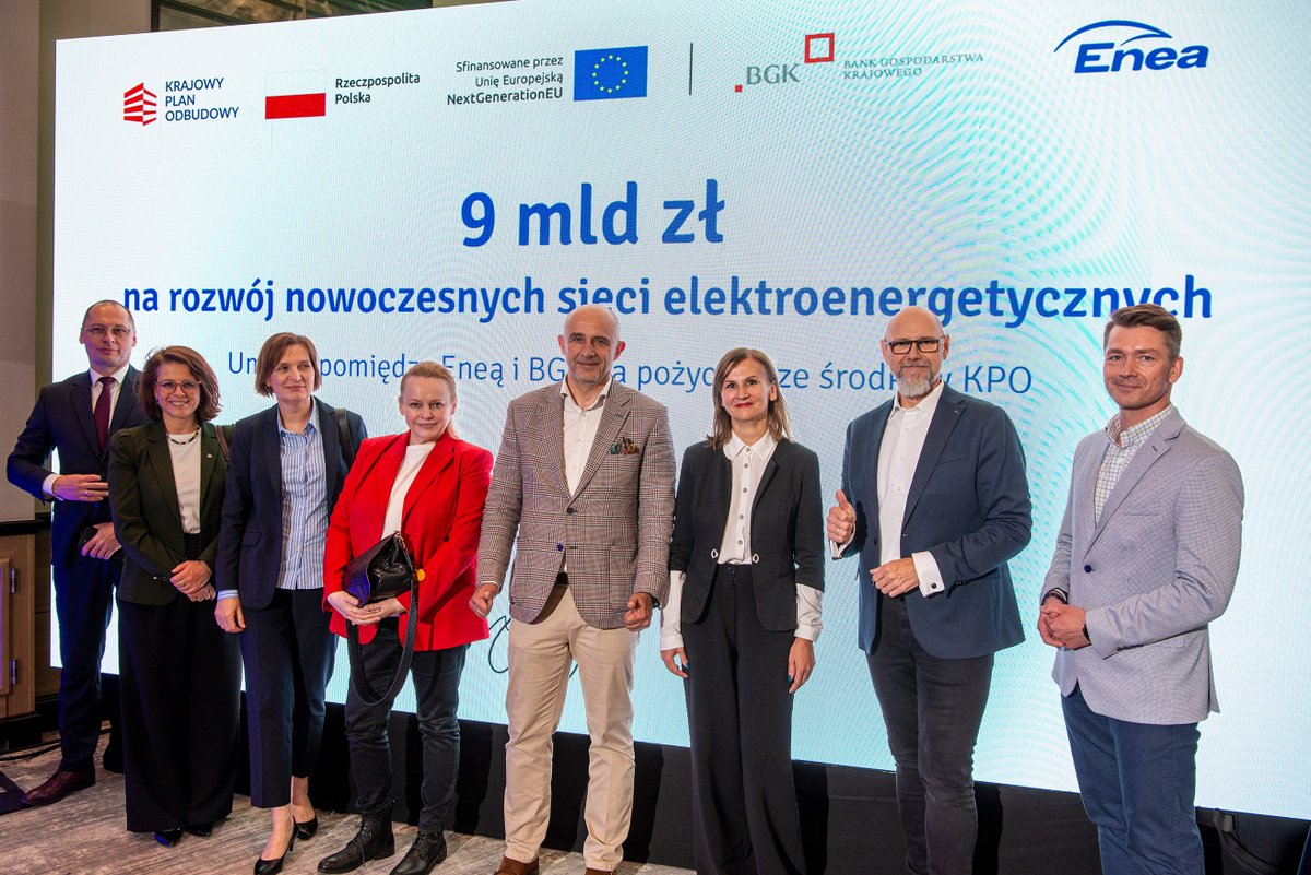 Grupa_Enea's tweet image. Albin #Pawłowski, dyrektor Dep. Finansów w #Enea nt. pozyskania 9 mld zł na #TransformacjaEnei 👇 Cały komentarz ➡️ #EneaNaLinkedinie, pod linkiem na końcu.

💬 &quot;Środki te przyczynią się do większej stabilności i bezpieczeństwa systemu energetycznego, zwiększając niezawodność…