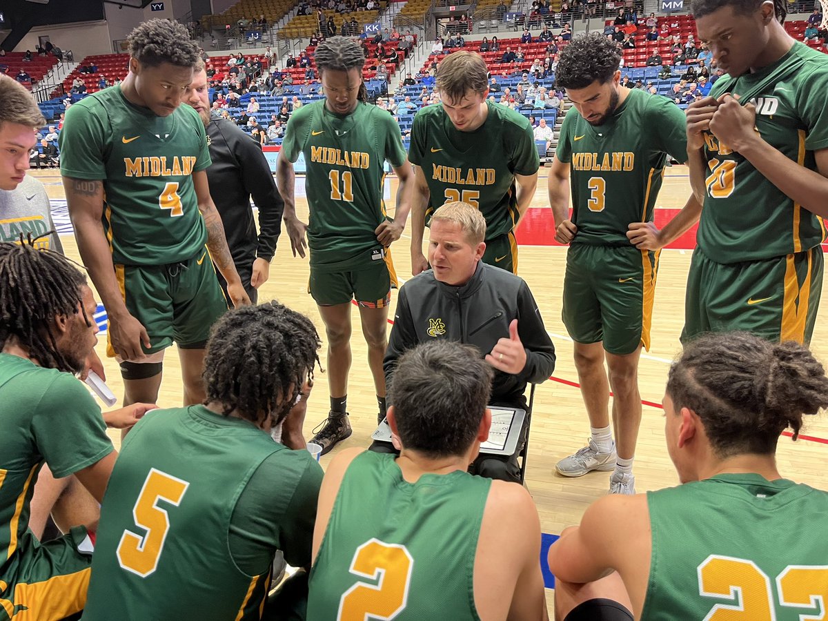KaylerSmithTV's tweet photo. Absolutely devastating news. Former Odessa College and Midland College head basketball coach Tra Arnold has died.

Covered Arnold’s inaugural season at MC all the way to the national tournament in Hutchinson, Kansas.

Unbelievable loss to the West Texas and basketball community. https://t.co/oWEiKFpXWX